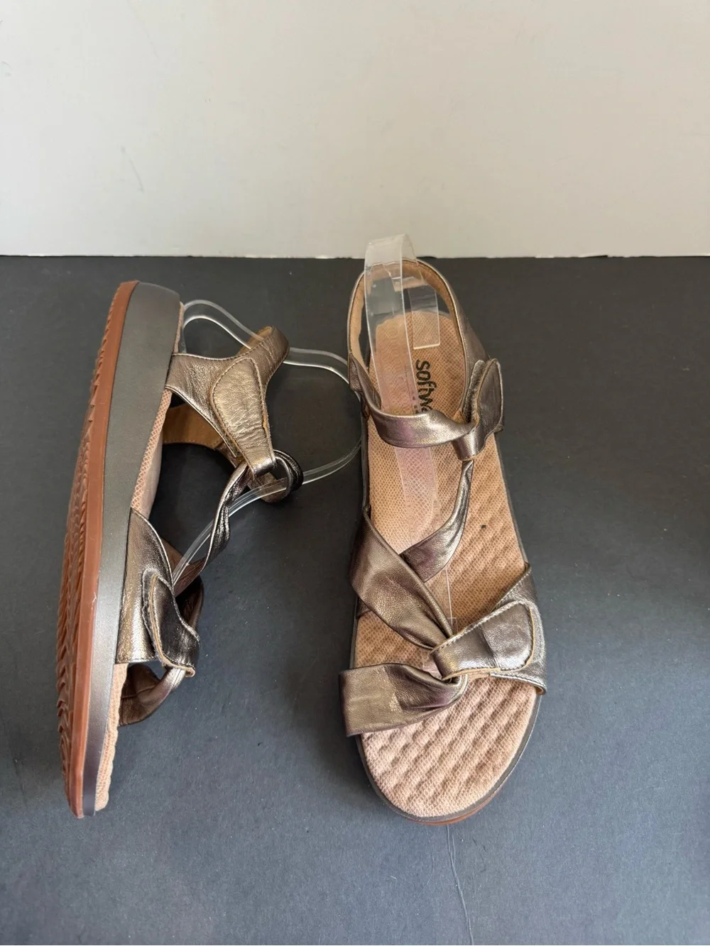 SoftWalk women's Del Rey leather sandals. Size 11M